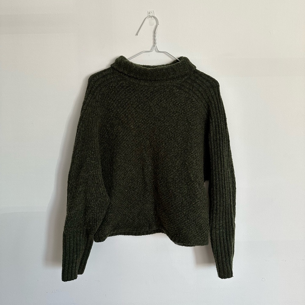 Max studio turtleneck sweater